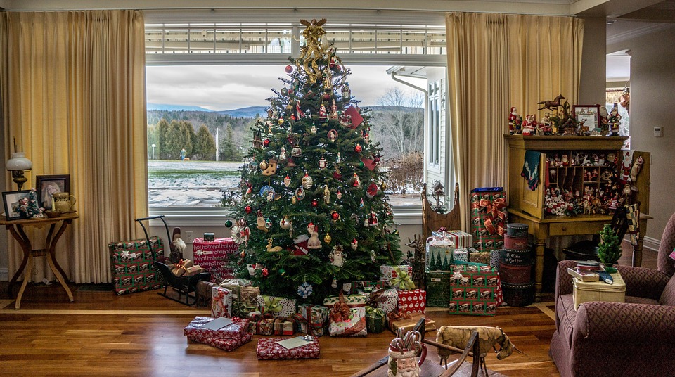 Use artificial grass cutoff for your Christmas tree Christmas tree artificial grass cut off used as mat